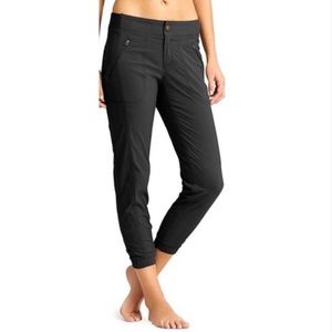 Athleta Trekkie Crop Jogger Pant